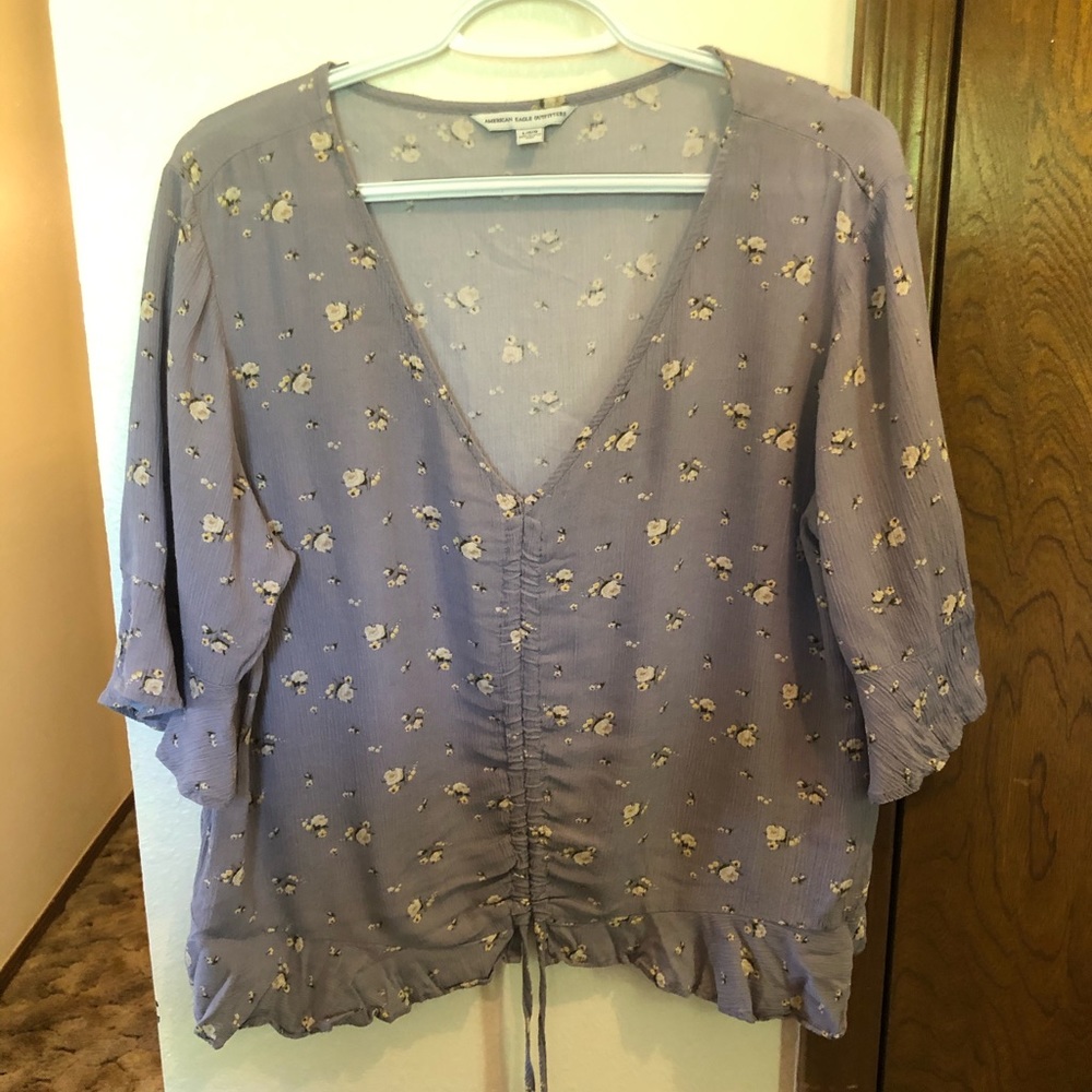American Eagle gray/lavender cropped blouse size L